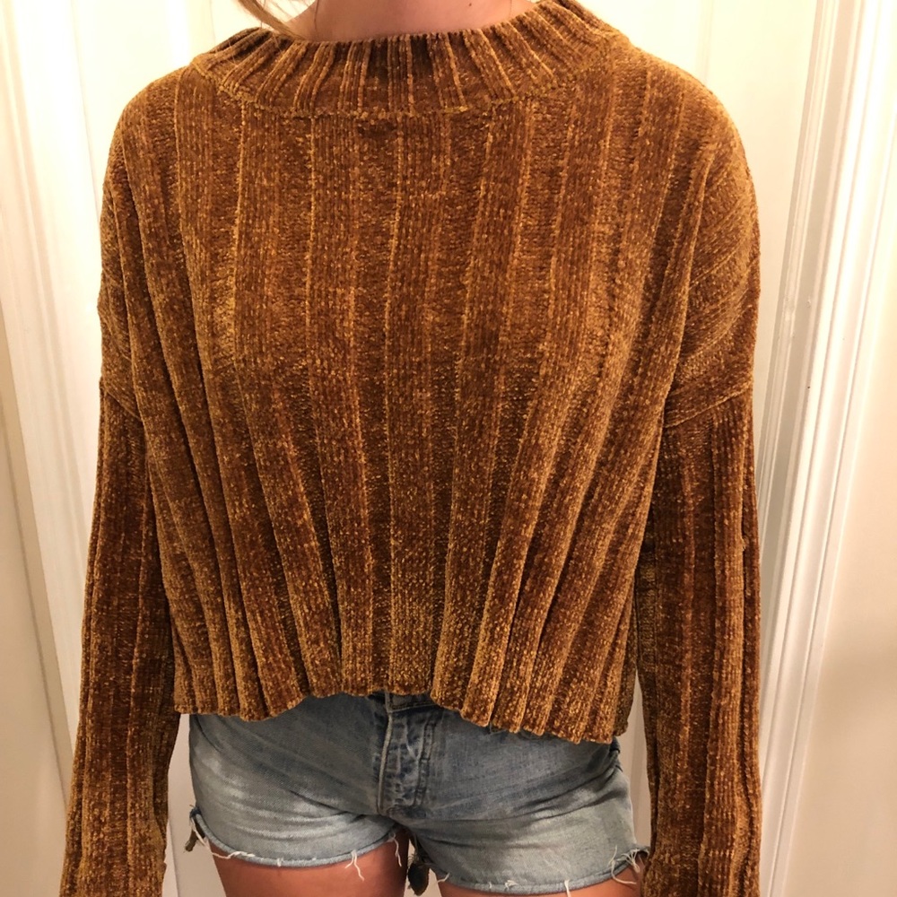 VERY SOFT Mustard Yellow Sweater